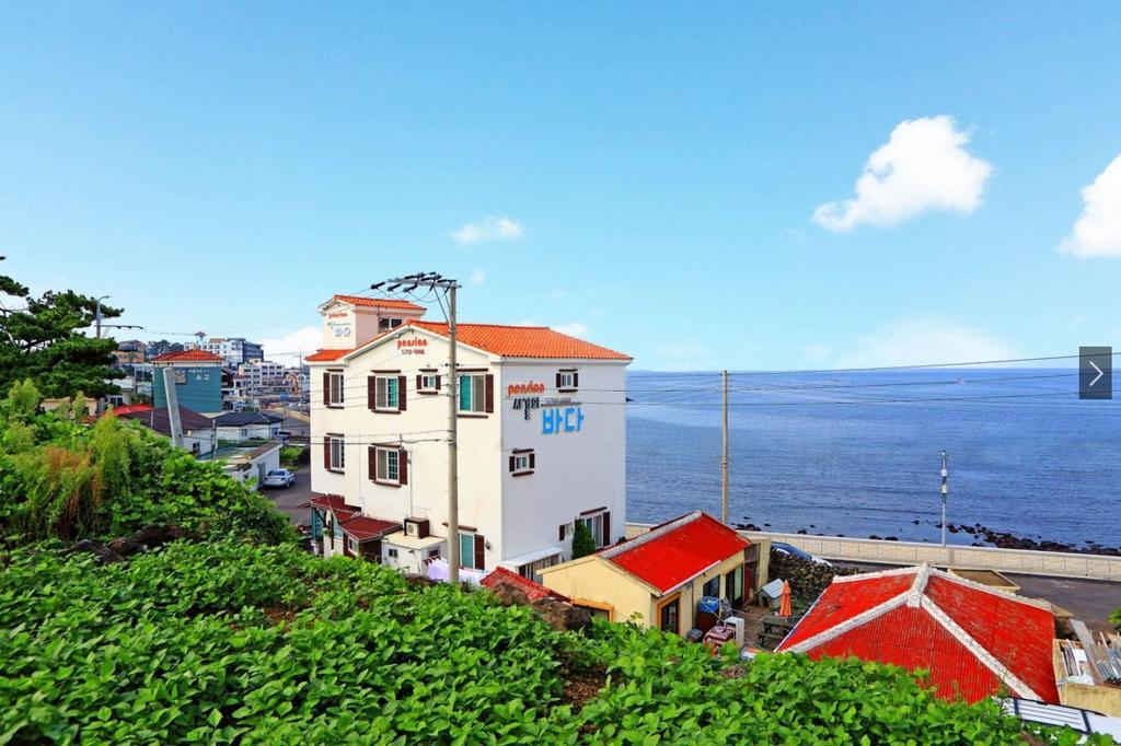 Chagall'S Ocean Jeju Exterior photo